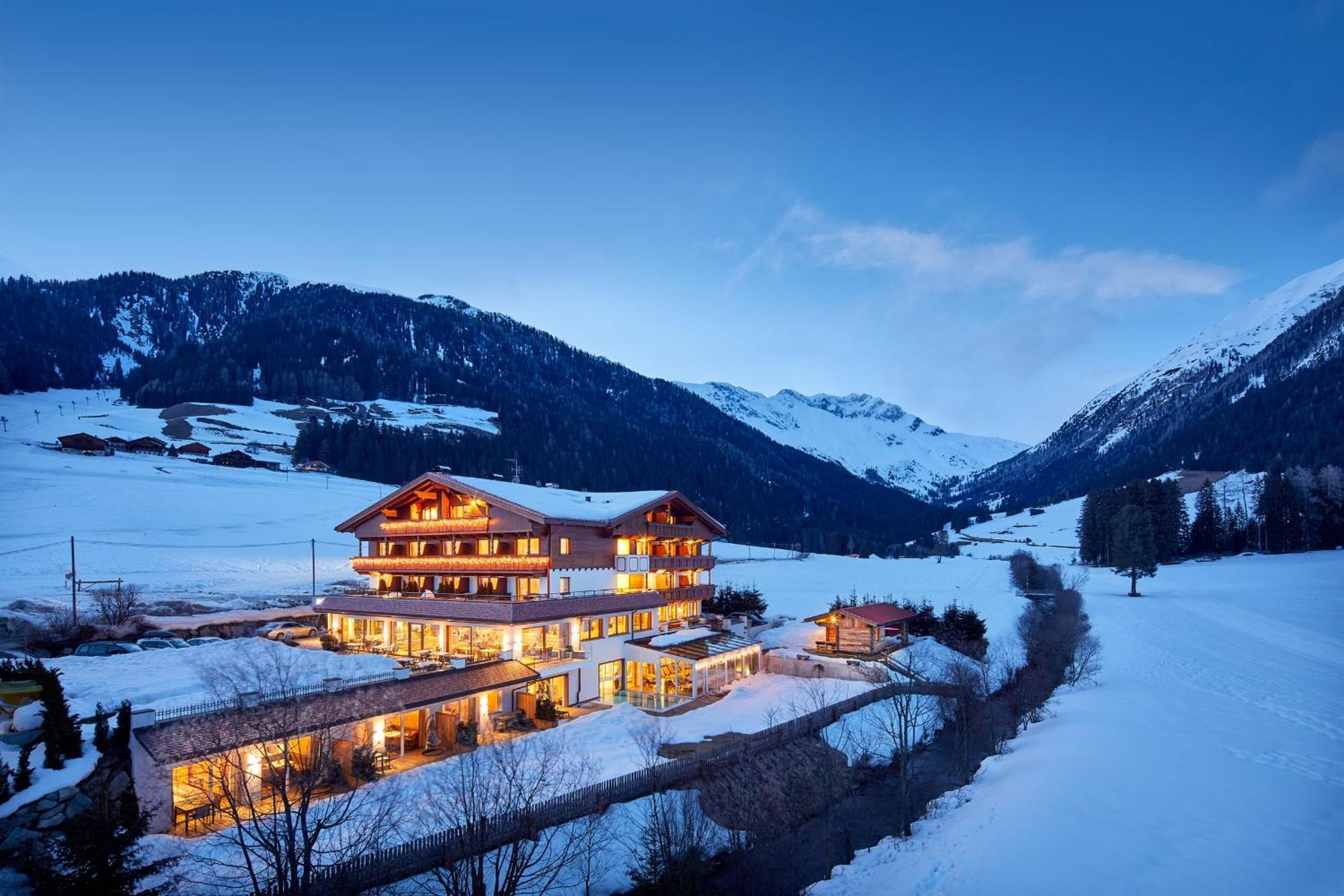 Vitalpina Hotel Magdalenahof サンタ・マッダレーナ・イン・カジーエス エクステリア 写真